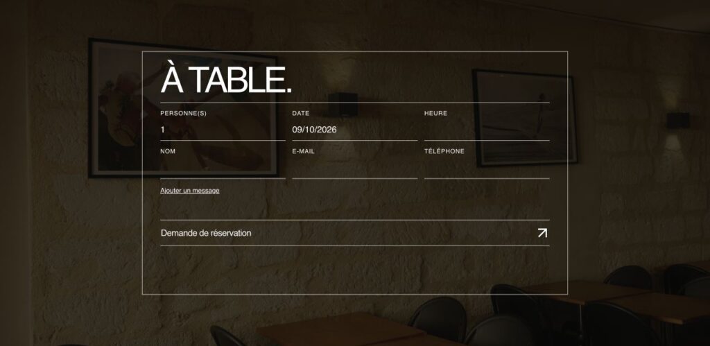 Formulaire de réservation en ligne du café Le Change : nombre de personnes, date, heure et coordonnées.